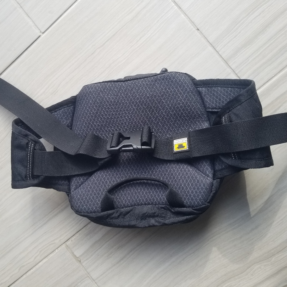 Hiking Bag By Mountainsmith Belted Purse For Safety - Picture 8 of 10